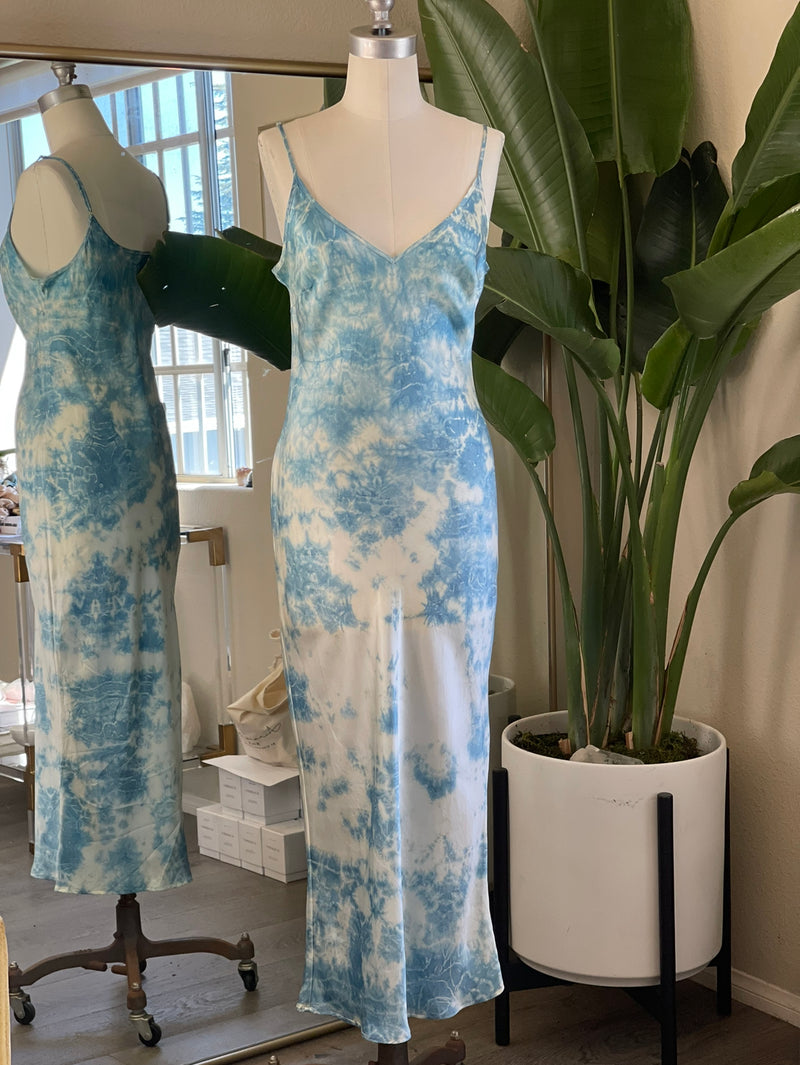 APHRODITE MIDI SLIP-BLUE SKIES